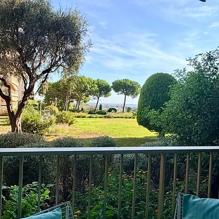 Magnifique 4 Pieces - De Luxe Apartament *